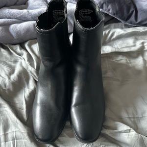Kenneth Cole Reaction Chelsea Boots